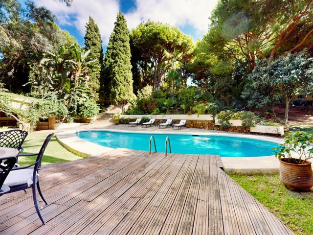 7 Bedrooms Villa in Calahonda