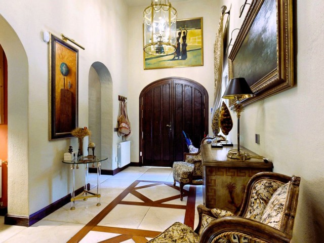 7 Bedrooms Villa in Calahonda