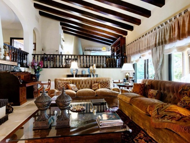 7 Bedrooms Villa in Calahonda