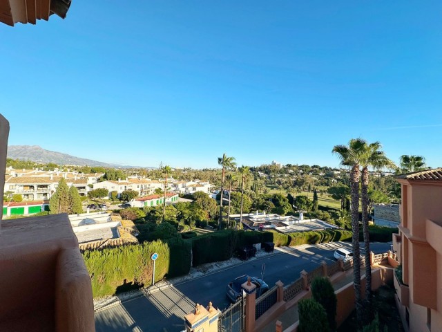 Apartment, El Paraiso, R5244286