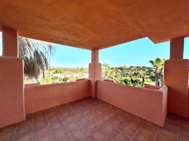 Apartment, El Paraiso, R5244286