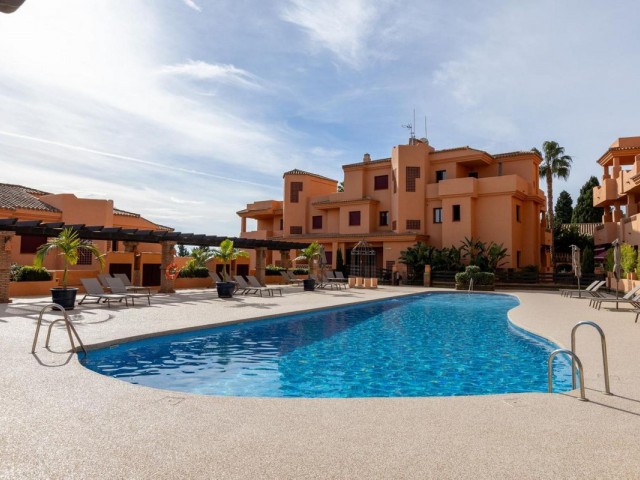 Apartment, El Paraiso, R5244286