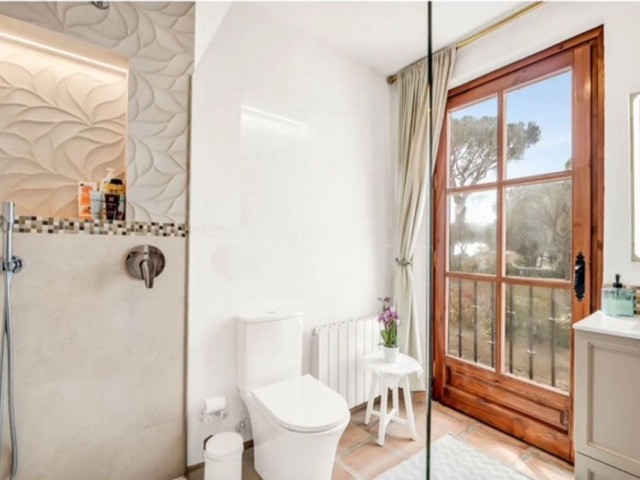 7 Bedrooms Villa in Elviria