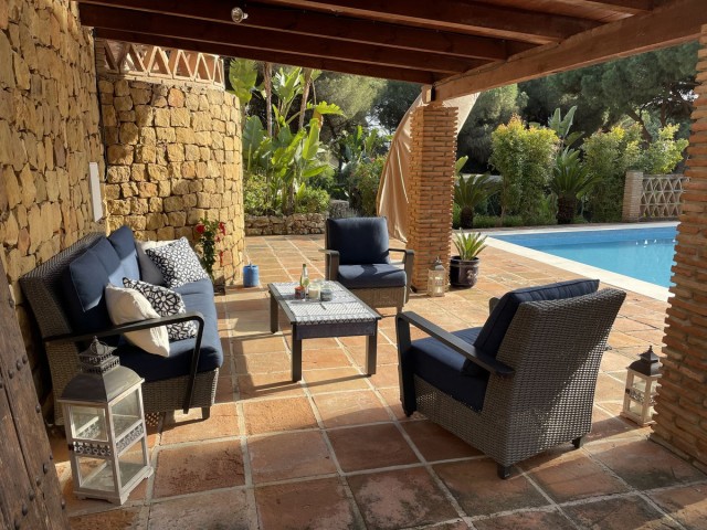 Villa avec 7 Chambres  à Elviria