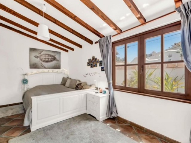 Villa avec 7 Chambres  à Elviria