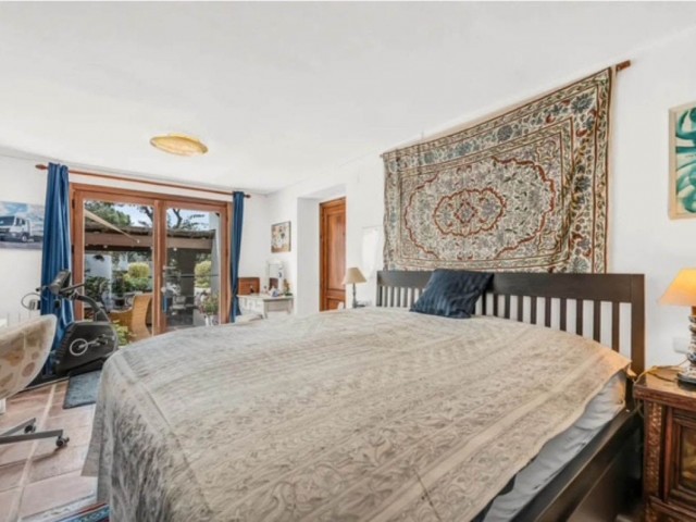 7 Bedrooms Villa in Elviria