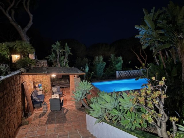 7 Bedrooms Villa in Elviria