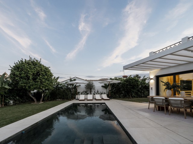 Villa con 5 Dormitorios  en San Pedro de Alcántara