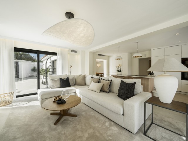 Villa con 5 Dormitorios  en San Pedro de Alcántara