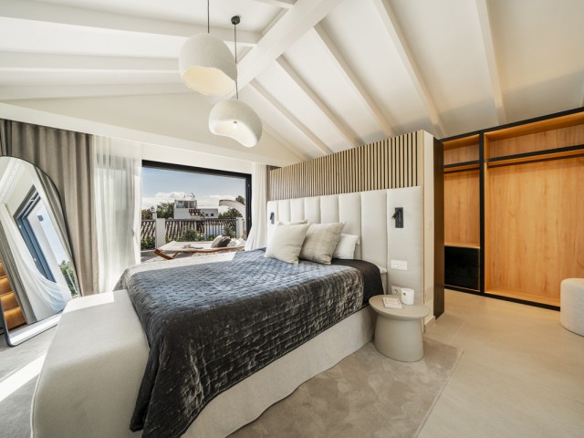 Villa con 5 Dormitorios  en San Pedro de Alcántara