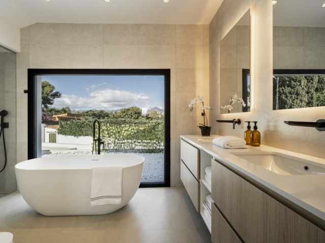 Villa con 5 Dormitorios  en San Pedro de Alcántara