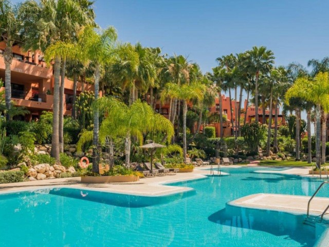 3 Bedrooms Apartment in Nueva Andalucía