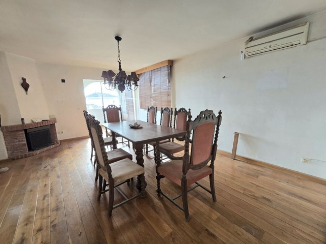 5 Bedrooms Villa in Fuengirola
