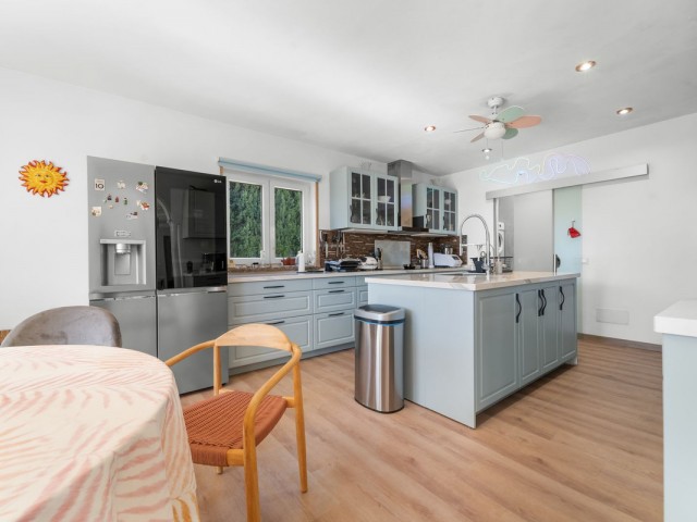 4 Bedrooms Villa in Benalmadena