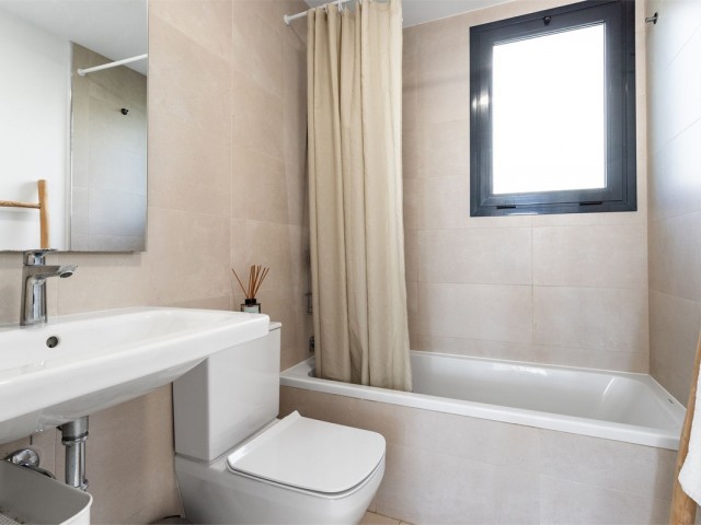 Apartamento con 3 Dormitorios  en Higueron