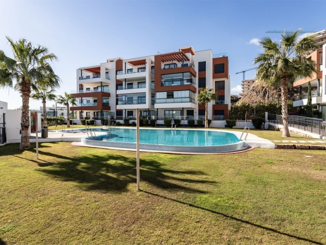 Apartamento con 3 Dormitorios  en Higueron