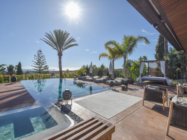 Villa avec 5 Chambres  à The Golden Mile