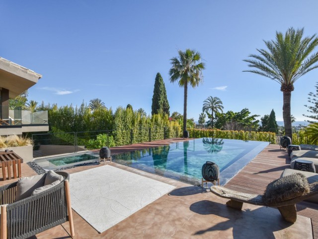 Villa avec 5 Chambres  à The Golden Mile