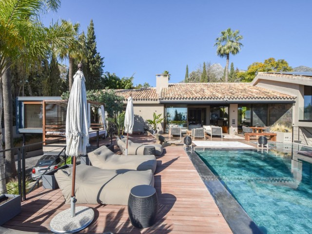 Villa avec 5 Chambres  à The Golden Mile