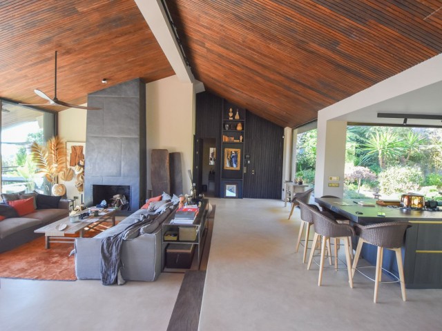 Villa avec 5 Chambres  à The Golden Mile