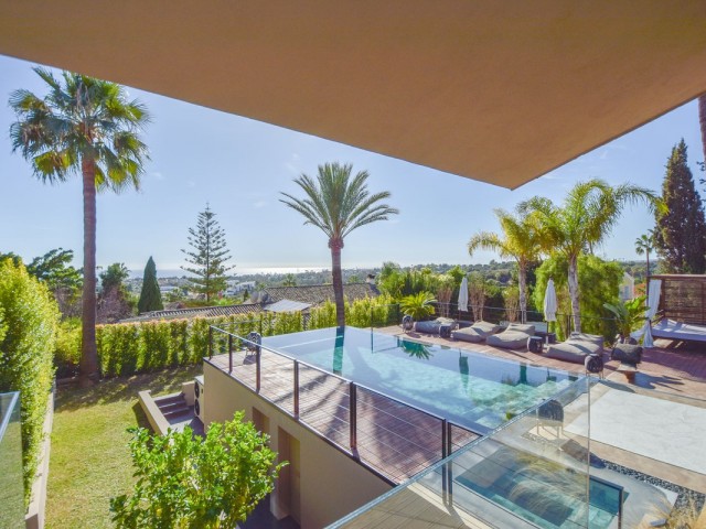 Villa avec 5 Chambres  à The Golden Mile