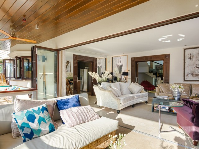 5 Bedrooms Villa in Nueva Andalucía