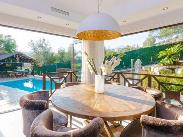 5 Bedrooms Villa in Nueva Andalucía