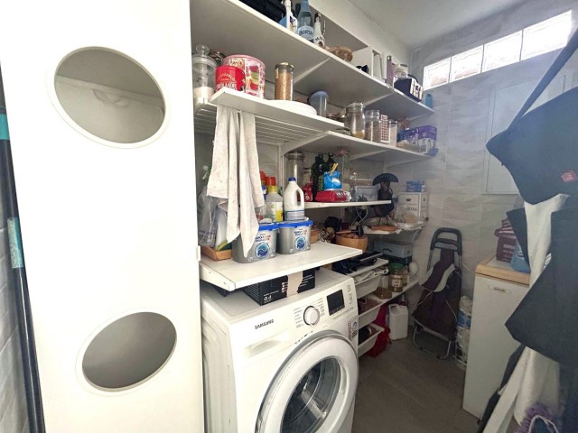 Villa con 4 Dormitorios  en Calahonda