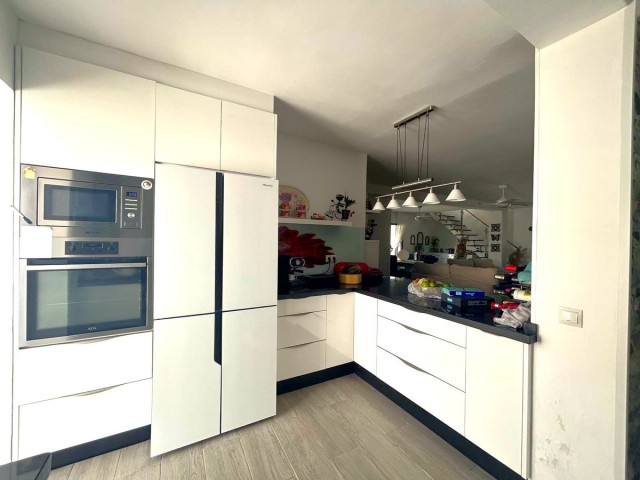 Villa avec 4 Chambres  à Calahonda