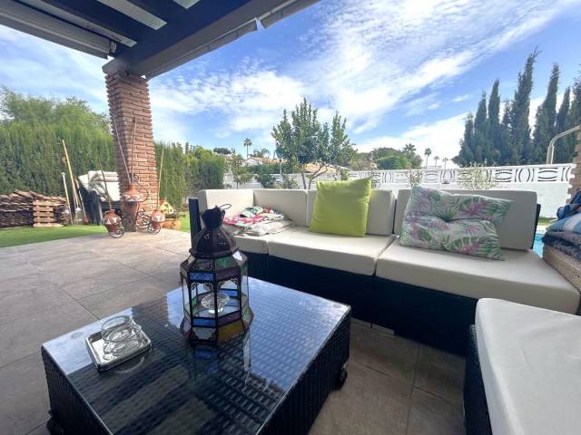 Villa avec 4 Chambres  à Calahonda