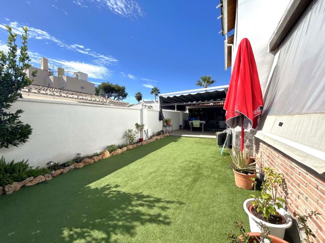 Villa avec 4 Chambres  à Calahonda