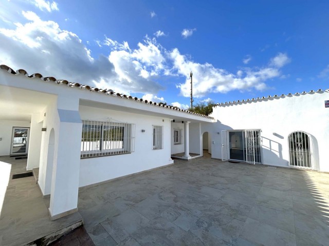 7 Bedrooms Villa in Mijas Costa