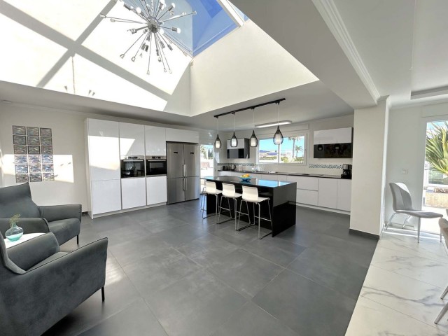 7 Bedrooms Villa in Mijas Costa