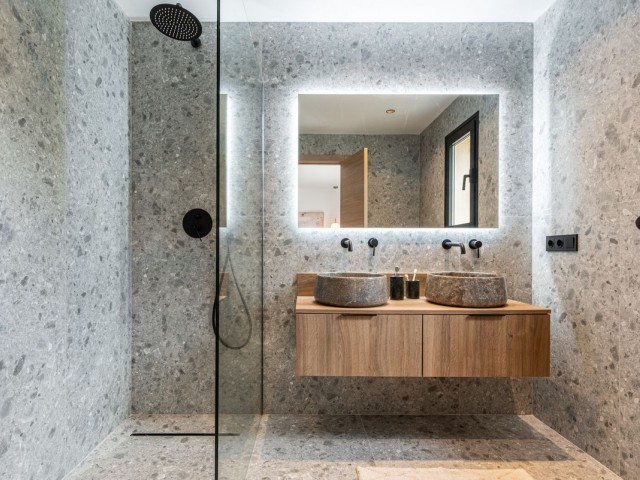 4 Schlafzimmer Reihenhaus in Nueva Andalucía