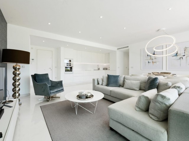 3 Bedrooms Apartment in Estepona