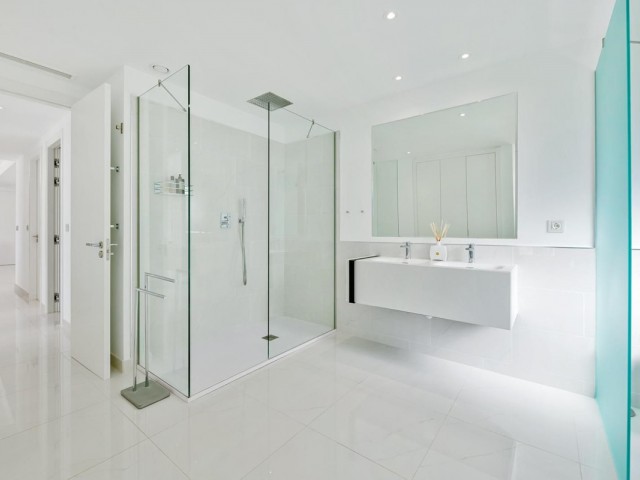 3 Bedrooms Apartment in Estepona