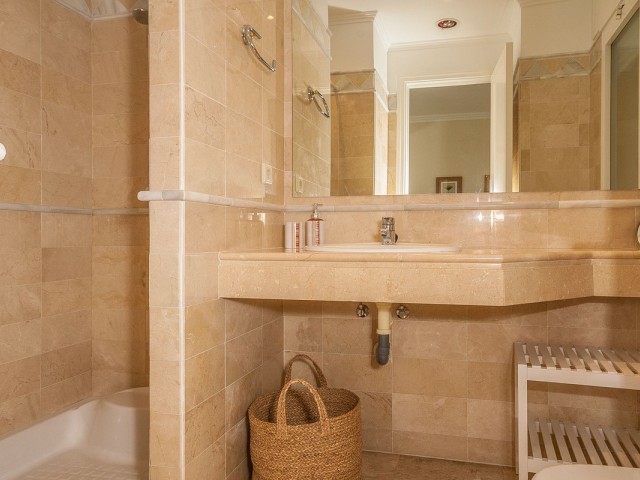 3 Bedrooms Apartment in Elviria