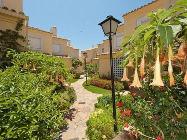 3 Bedrooms Townhouse in Puerto Banús