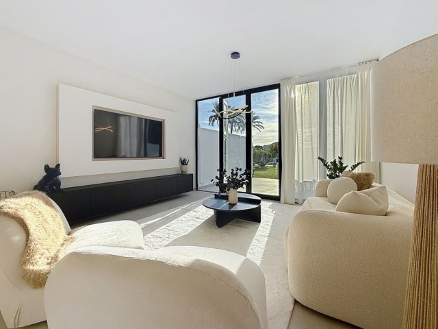 4 Schlafzimmer Reihenhaus in Nueva Andalucía