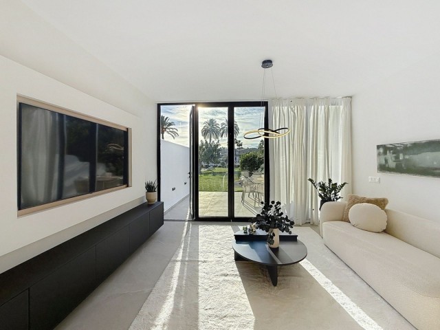 4 Schlafzimmer Reihenhaus in Nueva Andalucía