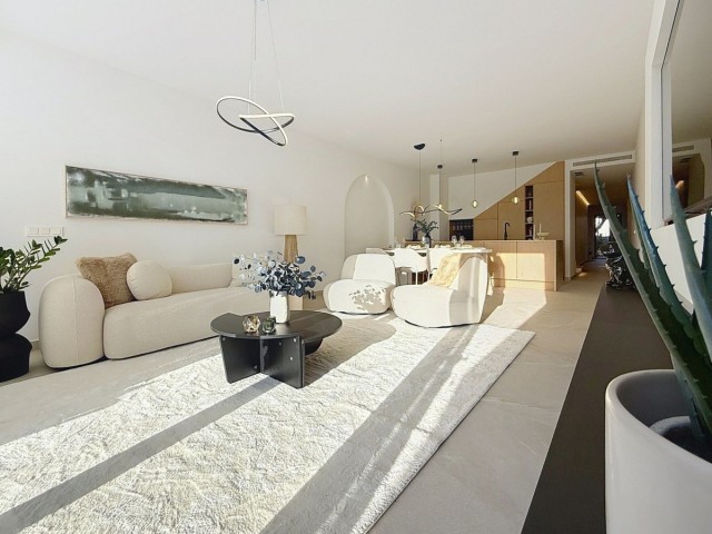 4 Schlafzimmer Reihenhaus in Nueva Andalucía