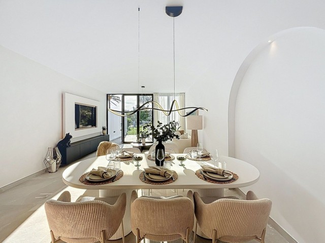 4 Schlafzimmer Reihenhaus in Nueva Andalucía