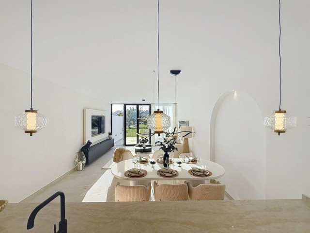 4 Bedrooms Townhouse in Nueva Andalucía