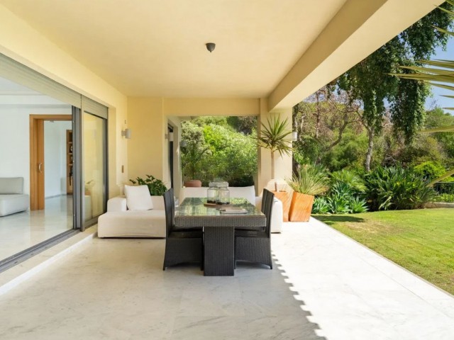 5 Bedrooms Villa in Sotogrande Alto
