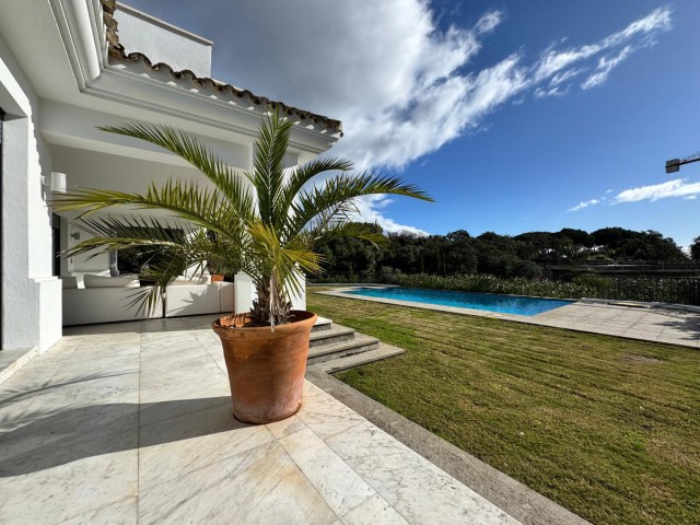 5 Bedrooms Villa in Sotogrande Alto