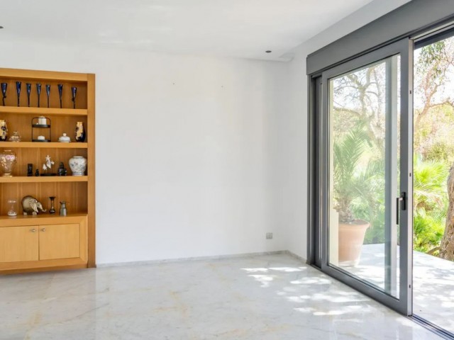 5 Bedrooms Villa in Sotogrande Alto