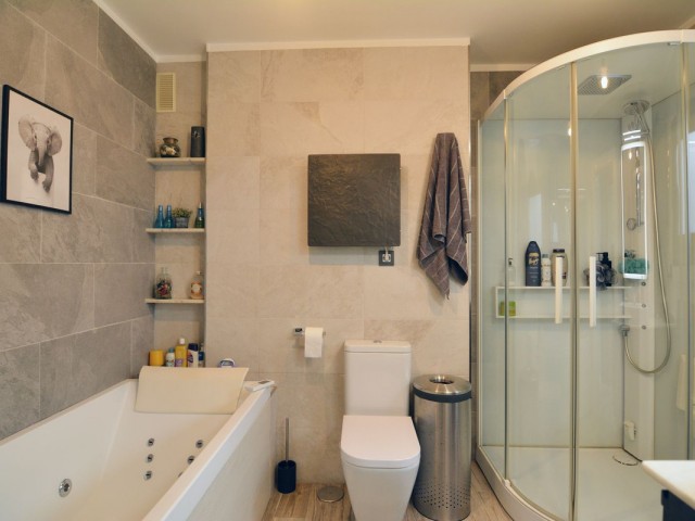 5 Bedrooms Villa in Fuengirola