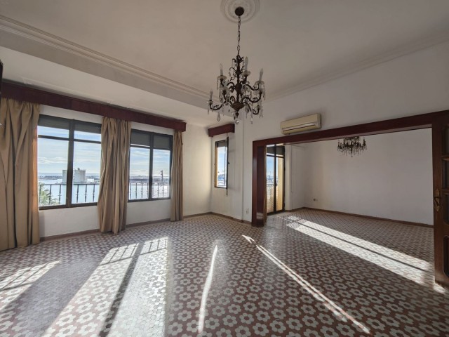 4 Bedrooms Apartment in Málaga Centro