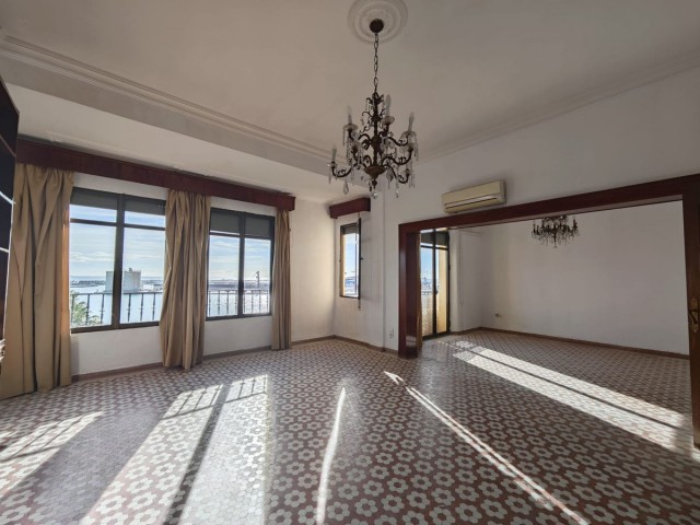 4 Bedrooms Apartment in Málaga Centro