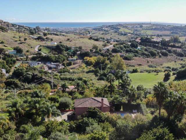 4 Bedrooms Villa in Estepona